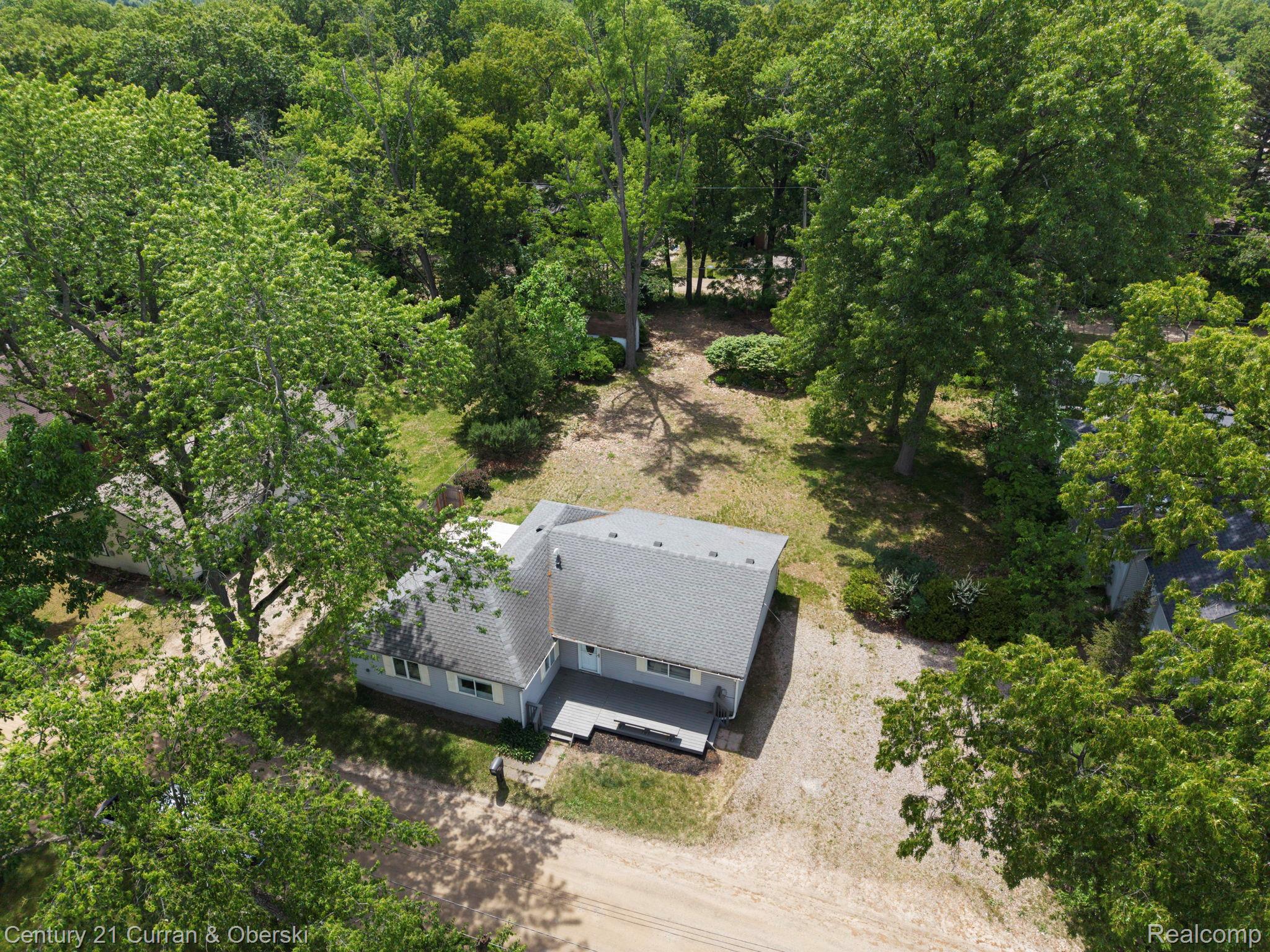 2374 Lakena Road West Bloomfield, MI 48324 - Photo 47 of 60 47-web-or-mls-DJI_20260604145438_0016_D.jpg
