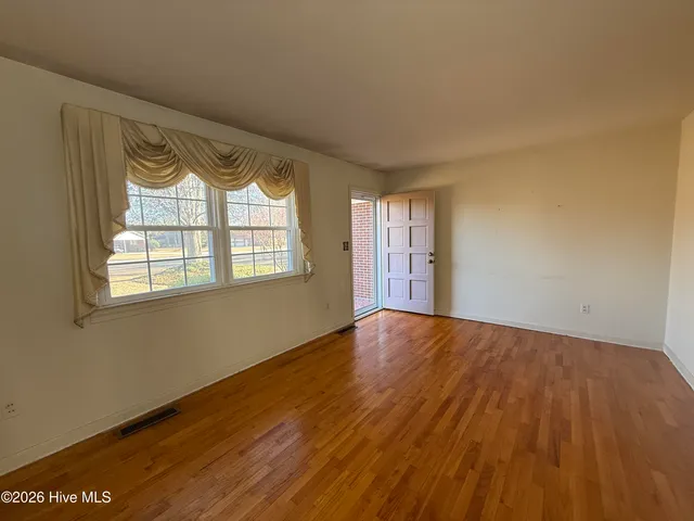 $242,000 | 703 Underwood Street, Clinton, NC 28328