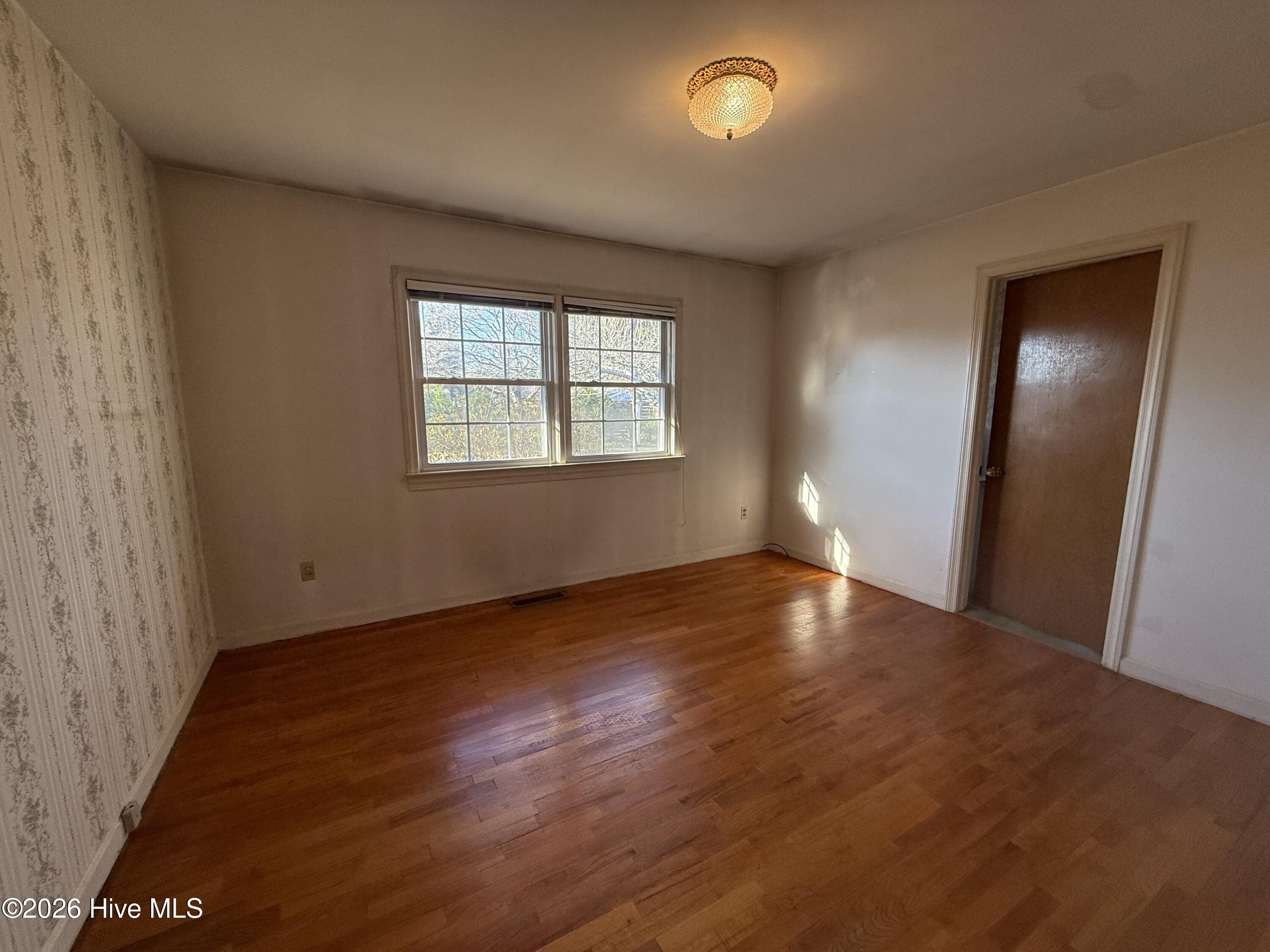 703 Underwood Street Clinton, NC 28328 - Photo 6 of 14 IMG_2067