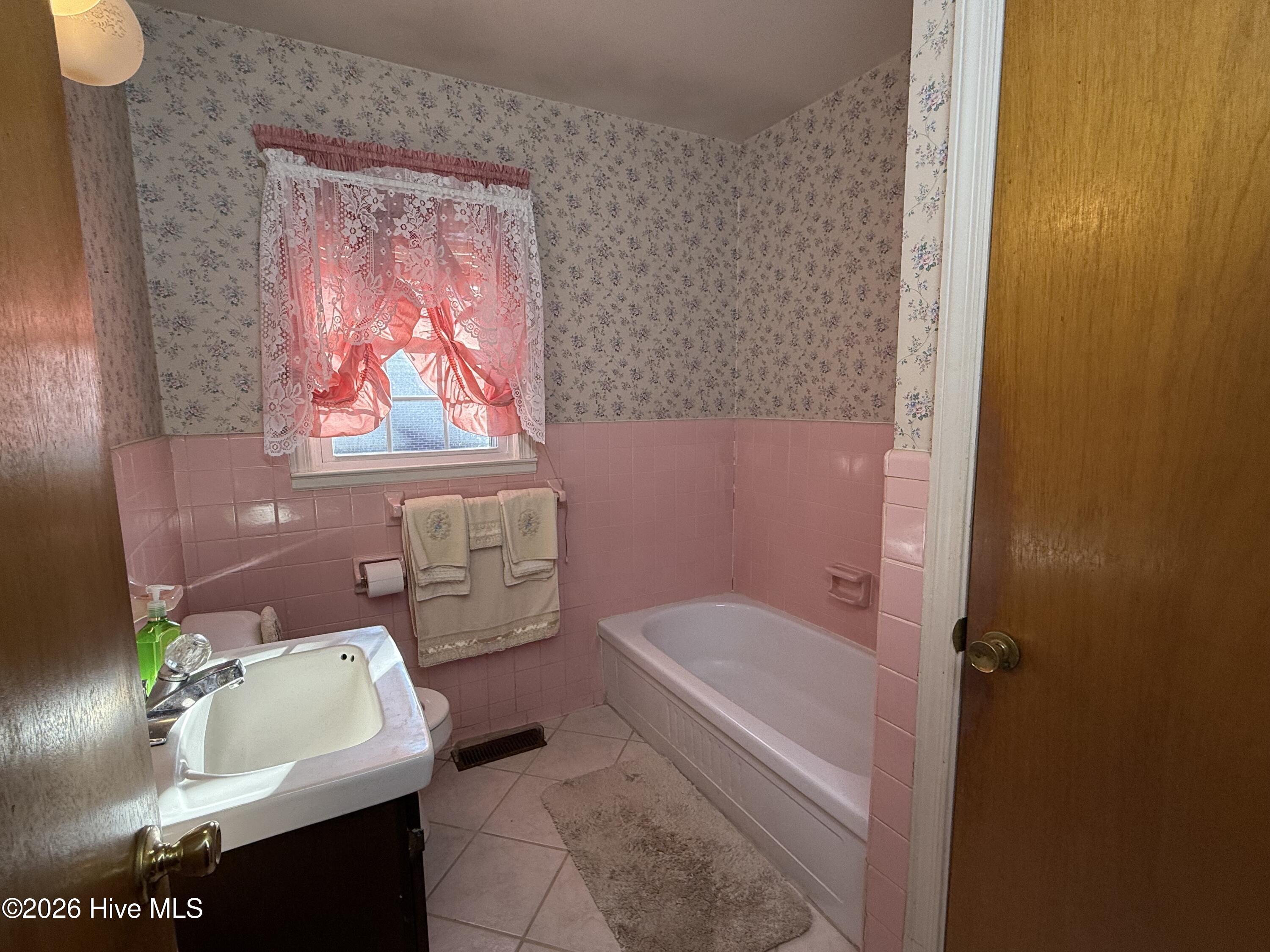 703 Underwood Street Clinton, NC 28328 - Photo 10 of 14 IMG_2072