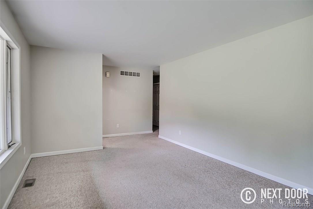 4760 West Schafer Road Pinckney, MI 48169 - Photo 10 of 28 DSC02404_Blended-2.jpg