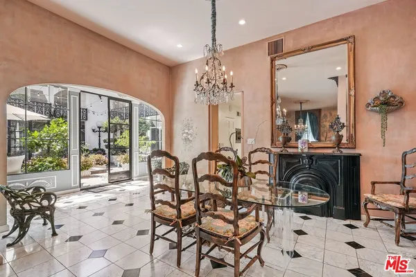a view of a livingroom with furniture window and outside view
