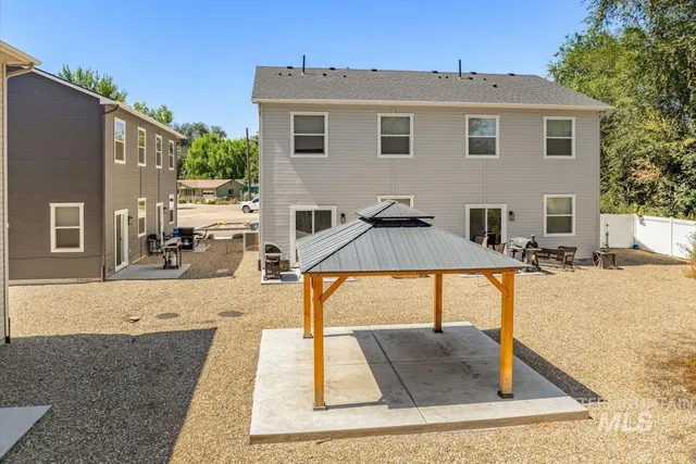 $599,900 | 302-304 North 7th Street, Parma, ID 83660