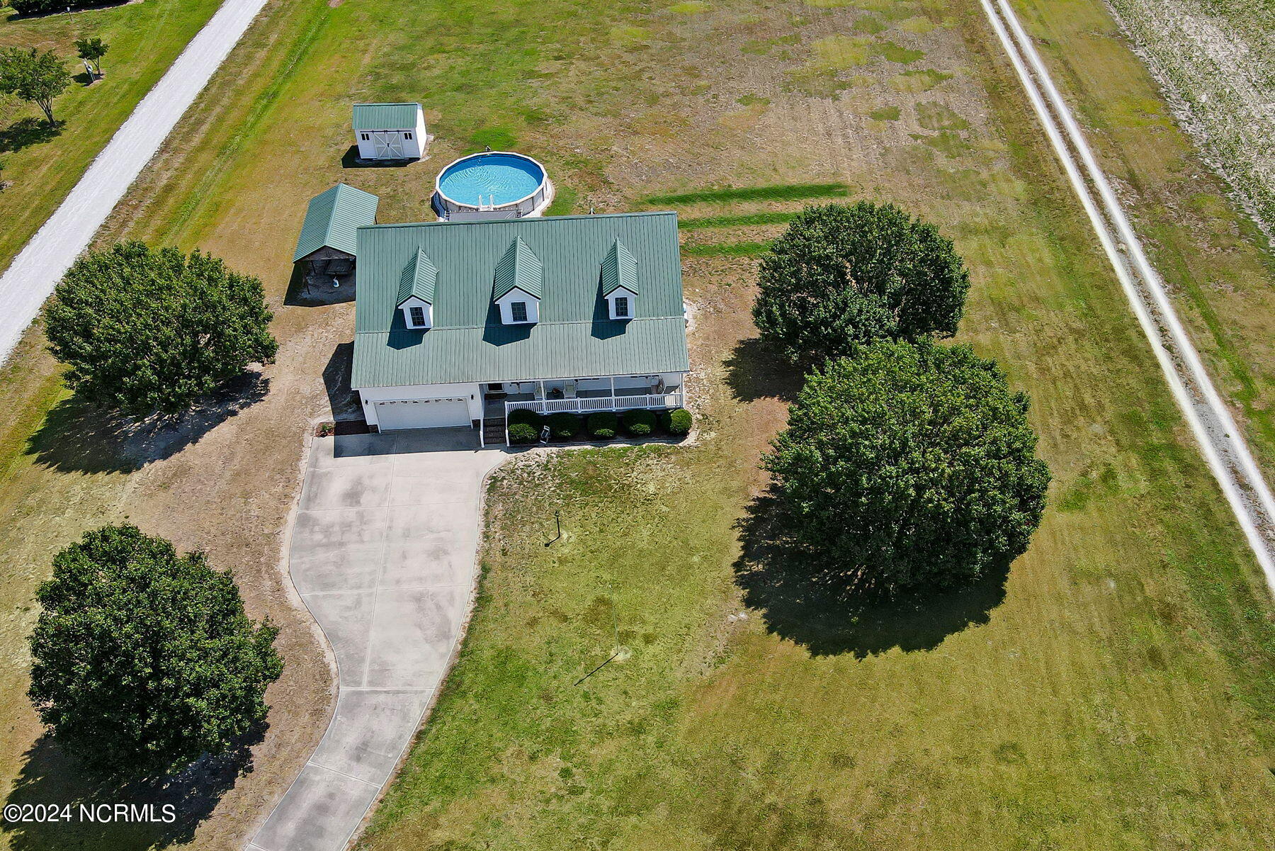710 Honolulu Road Vanceboro, NC 28586 - Photo 8 of 61 710 Honolulu Road (9)