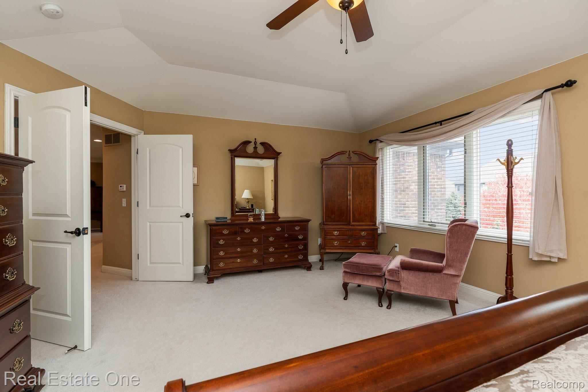 1577 Serene Court Rochester, MI 48306 - Photo 26 of 38 Master bedroom suite