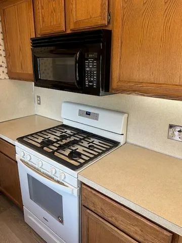 $255,000 | 2700 Stonegate Drive Southwest, Unit 21, Wyoming, MI 49519