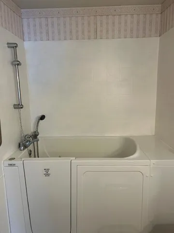 $255,000 | 2700 Stonegate Drive Southwest, Unit 21, Wyoming, MI 49519