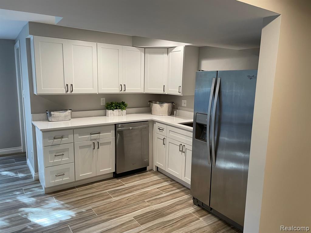 650 Lake Forest Road Rochester Hills, MI 48309 - Photo 22 of 30