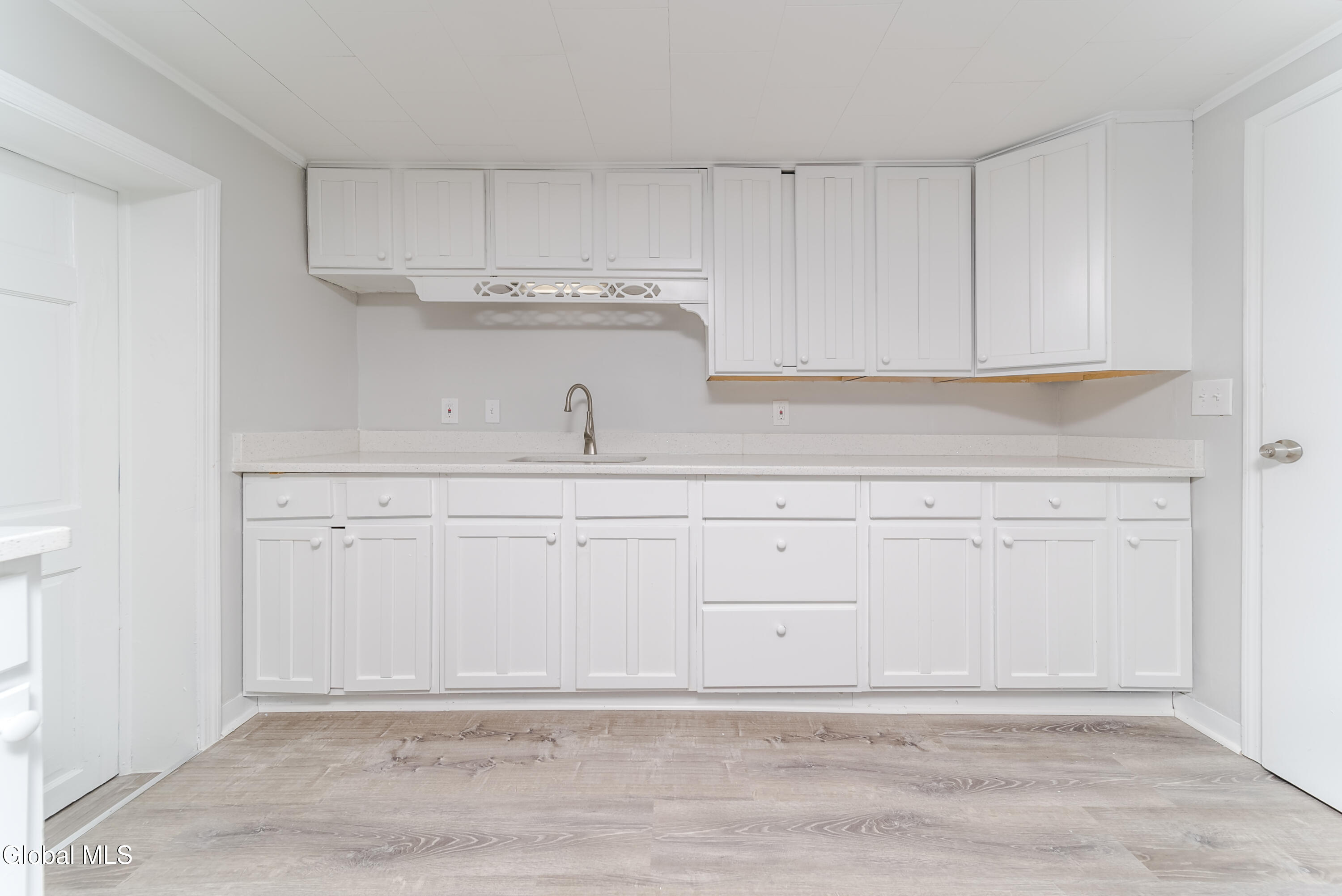 824 2nd Street Rensselaer, NY 12144 - Photo 4 of 27 002