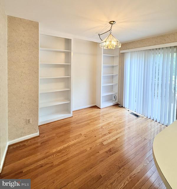 45572 Whitcomb Square Sterling, VA 20166 - Photo 10 of 32 Bright and airy space with elegance.