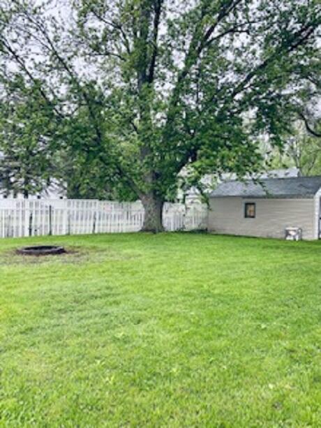 1424 Olmstead Road Kalamazoo, MI 49048 - Photo 15 of 15 firepit