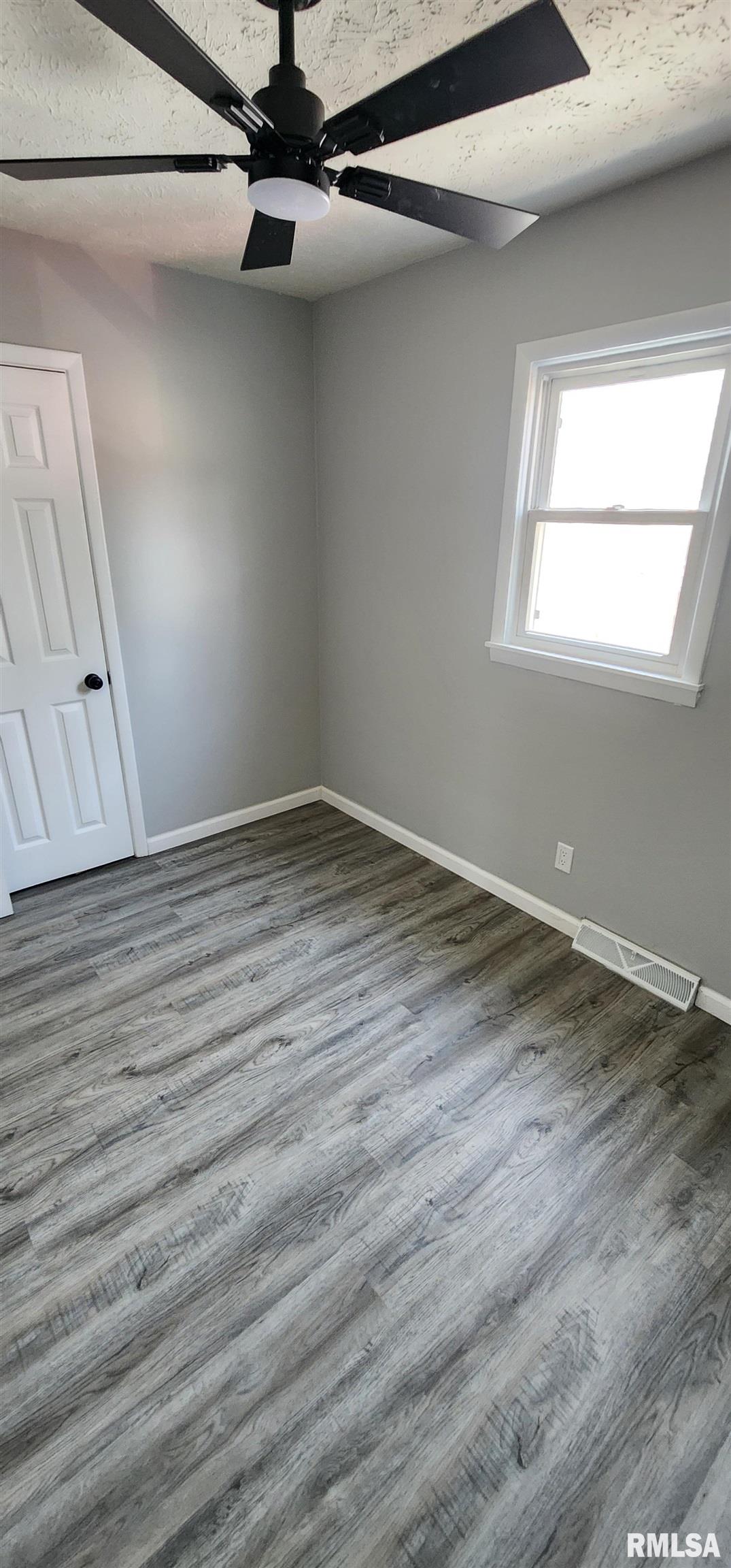 2165 East Converse Street Springfield, IL 62702 - Photo 23 of 31