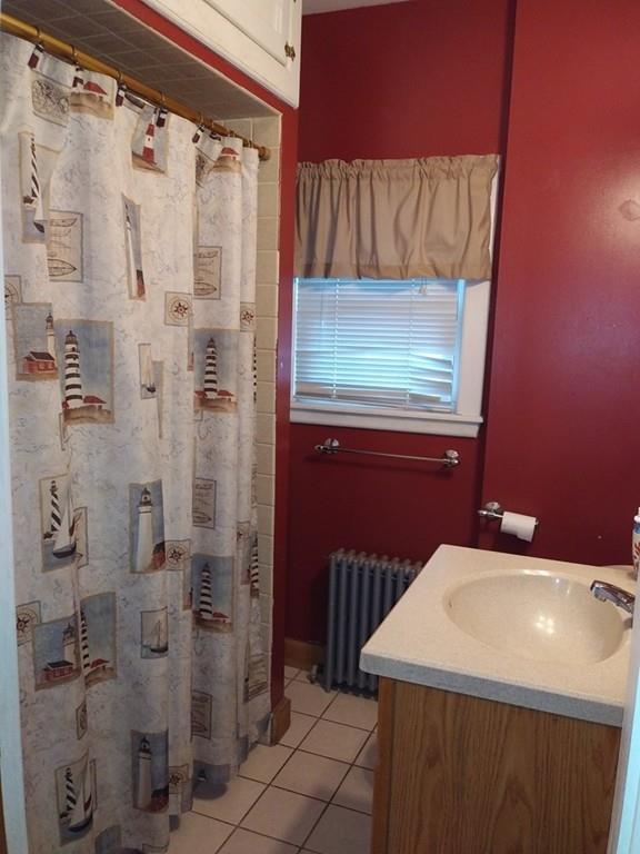 19 Alfred Street Fall River, MA 02721 - Photo 5 of 25