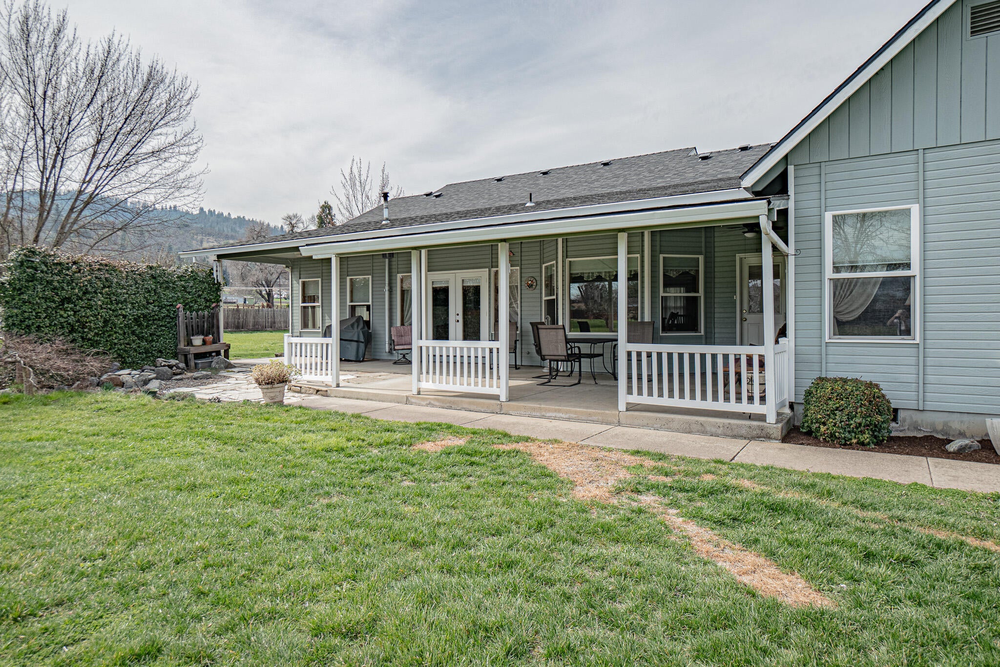 1747 Minear Road Medford, OR 97501 - Photo 27 of 35 DSC00551-HDR