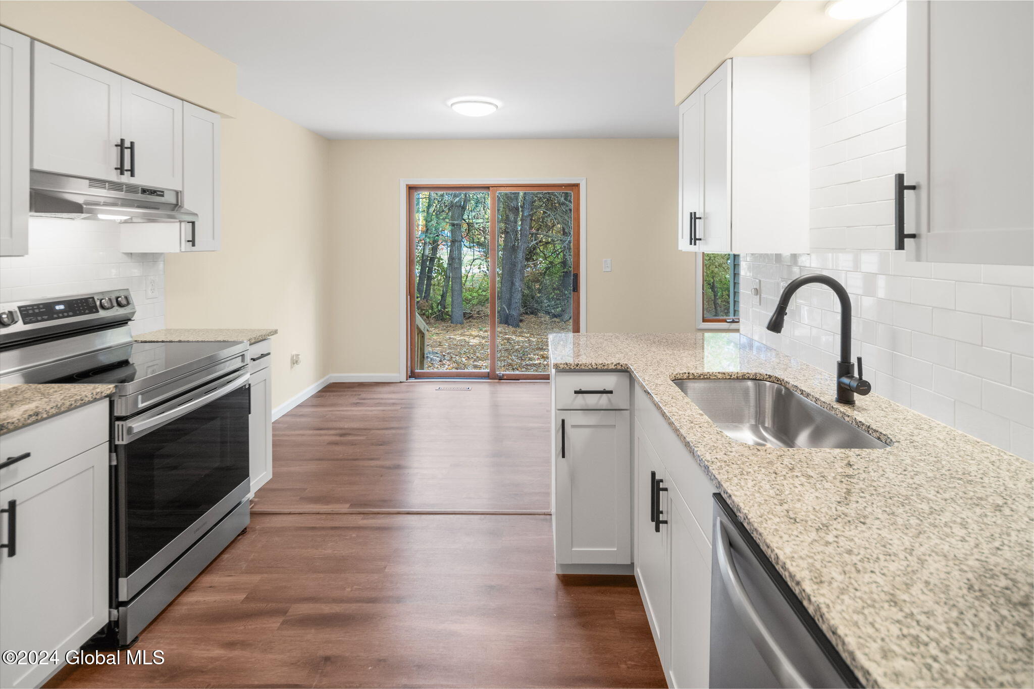 2023 Rosedale Way Schenectady, NY 12303 - Photo 7 of 26 7-web-or-mls-007-2023-rosedale-way-schen