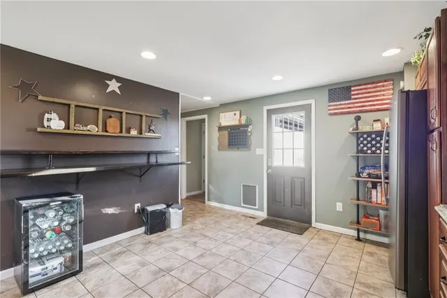 a view of a livingroom with an empty space