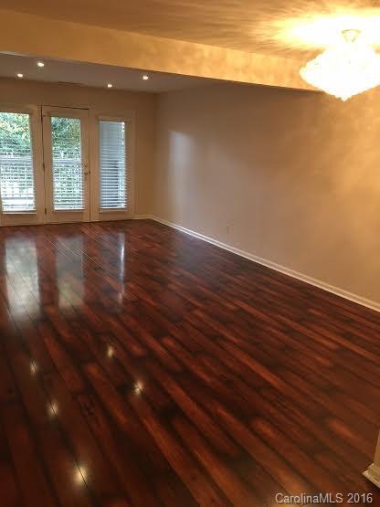 308 Queens Road, Unit 26 Charlotte, NC 28204 - Photo 2 of 18 Gallery Image 2