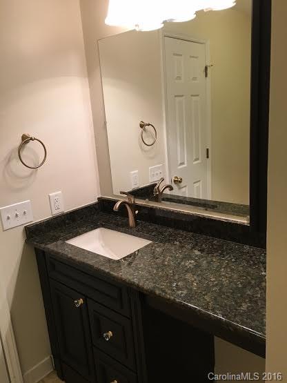 308 Queens Road, Unit 26 Charlotte, NC 28204 - Photo 15 of 18 Gallery Image 15