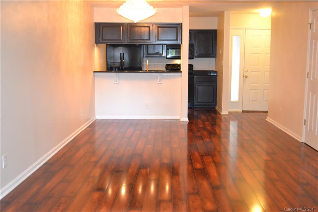308 Queens Road, Unit 26 Charlotte, NC 28204 - Photo 8 of 18 Gallery Image 8