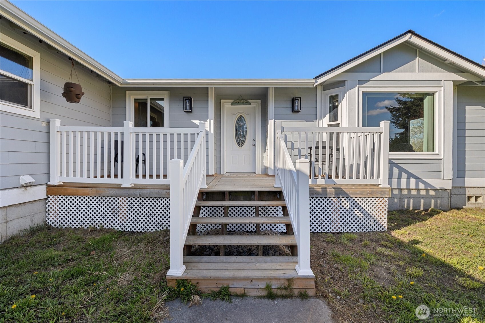17771 Dunbar Road Mount Vernon, WA 98273 - Photo 36 of 38 a front view of a house with stairs