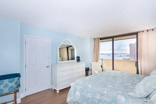 $5,500 | 5600 North Flagler Drive, Unit 1404, West Palm Beach, FL 33407