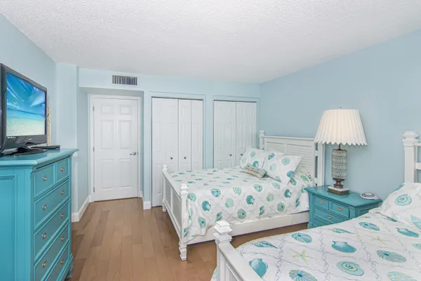$5,500 | 5600 North Flagler Drive, Unit 1404, West Palm Beach, FL 33407