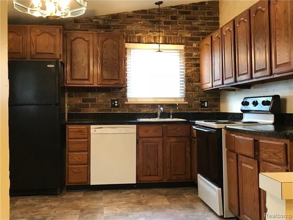 255 Henry Ruff Road Garden City, MI 48135 - Photo 2 of 20