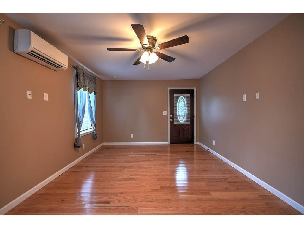 206 Hickory Road Bristol, TN 37620 - Photo 8 of 25 Photo 8