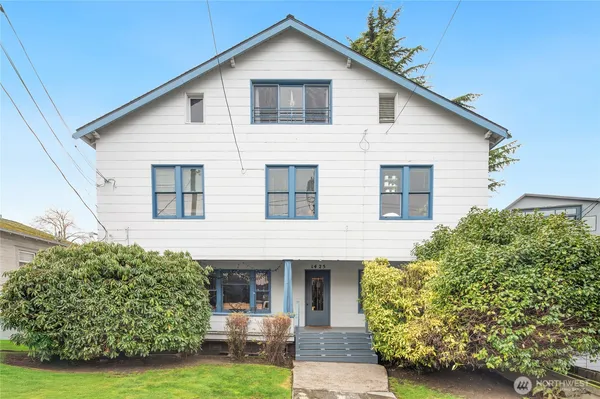 $1,700,000 | 1425 Palm Avenue Southwest, Seattle, WA 98116