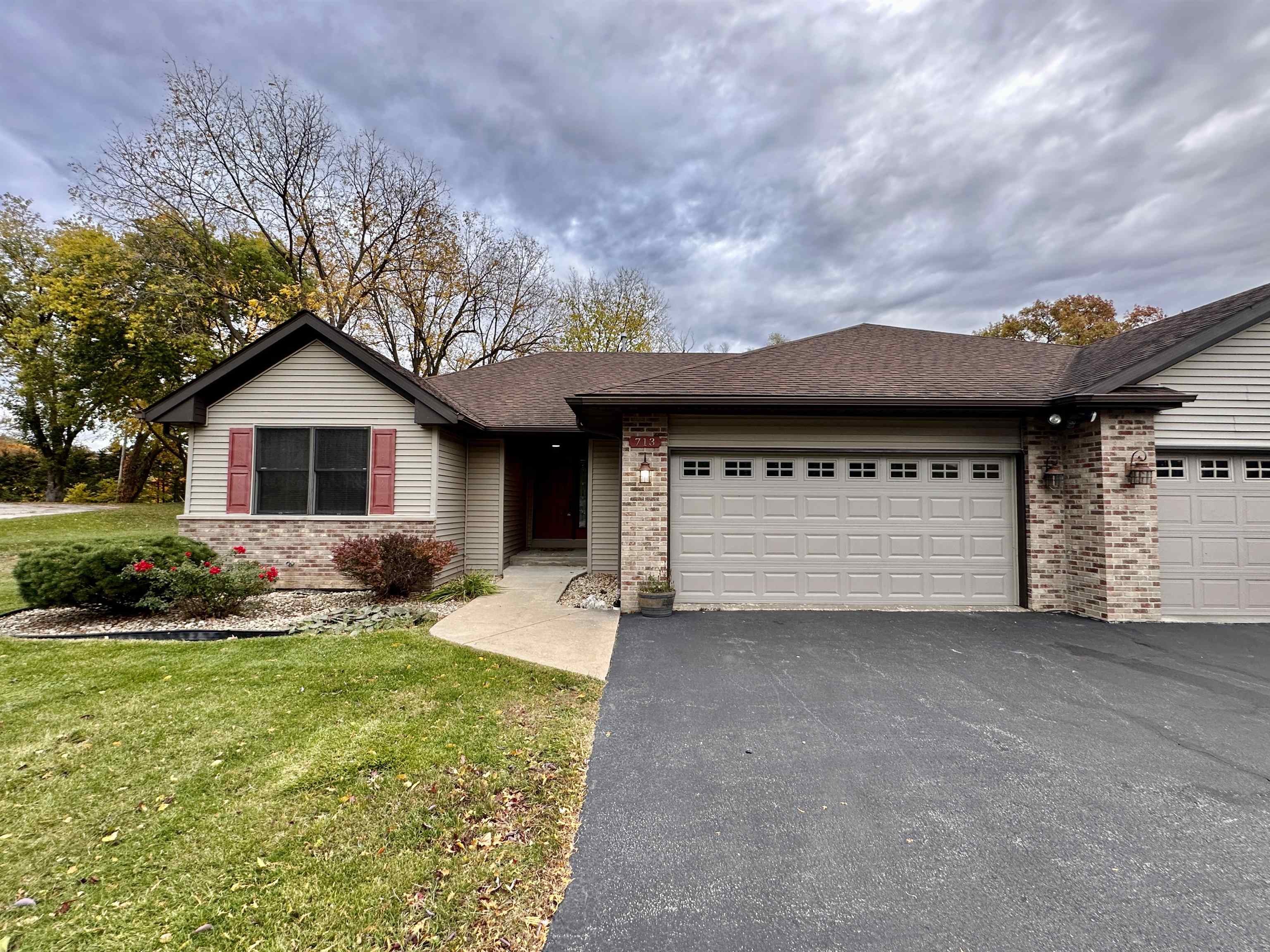 713 North Alpine Road Rockford, IL 61107 - Photo 2 of 40 Gallery Image 2