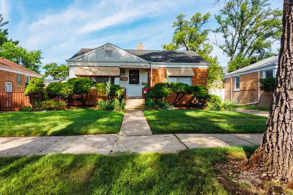 $325,000 | 1542 Gardner Road, Westchester, IL 60154