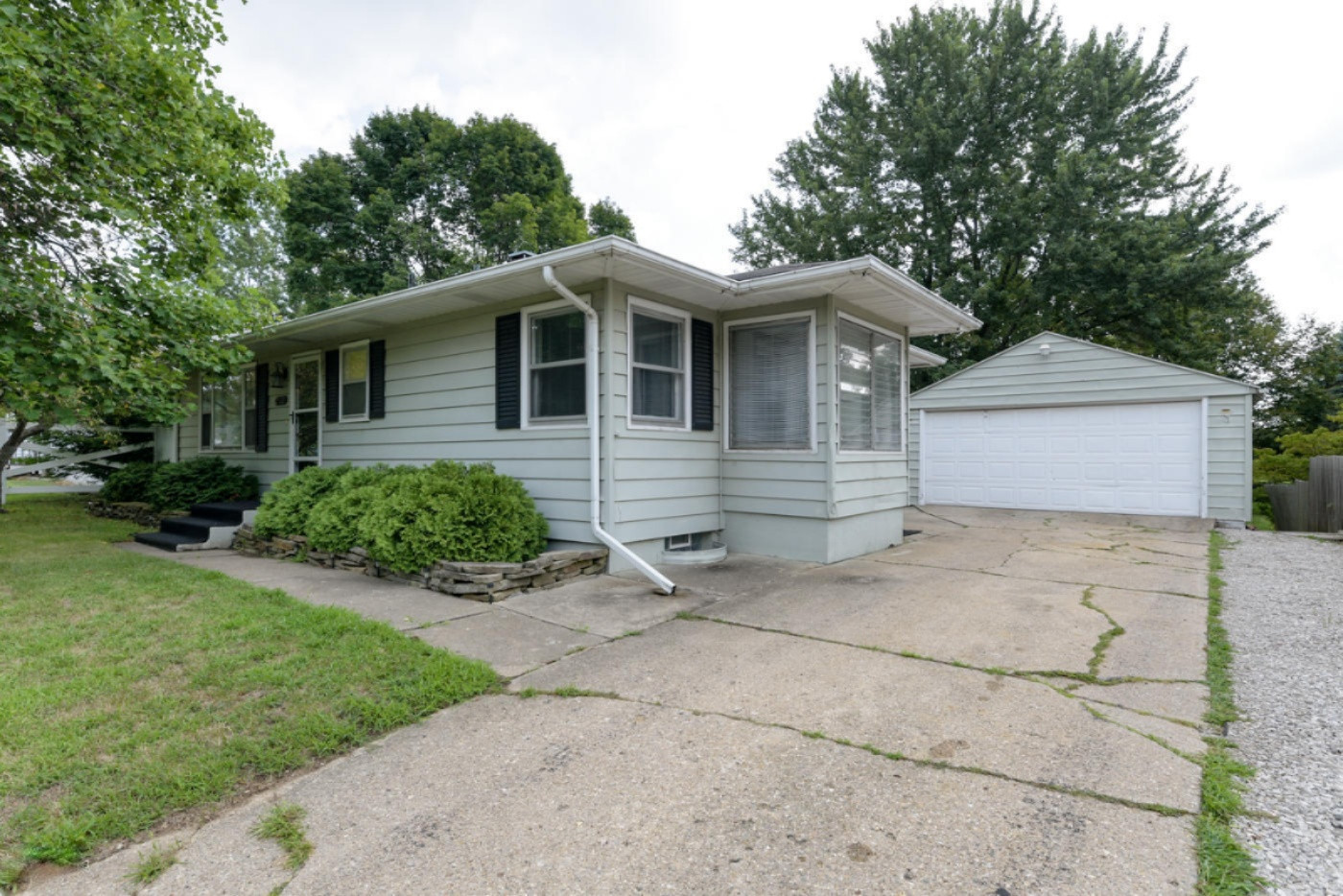 2522 Nichols Road Kalamazoo, MI 49004 - Photo 1 of 22 Nichols_Rd_2522_Kalamazoo_49004-3