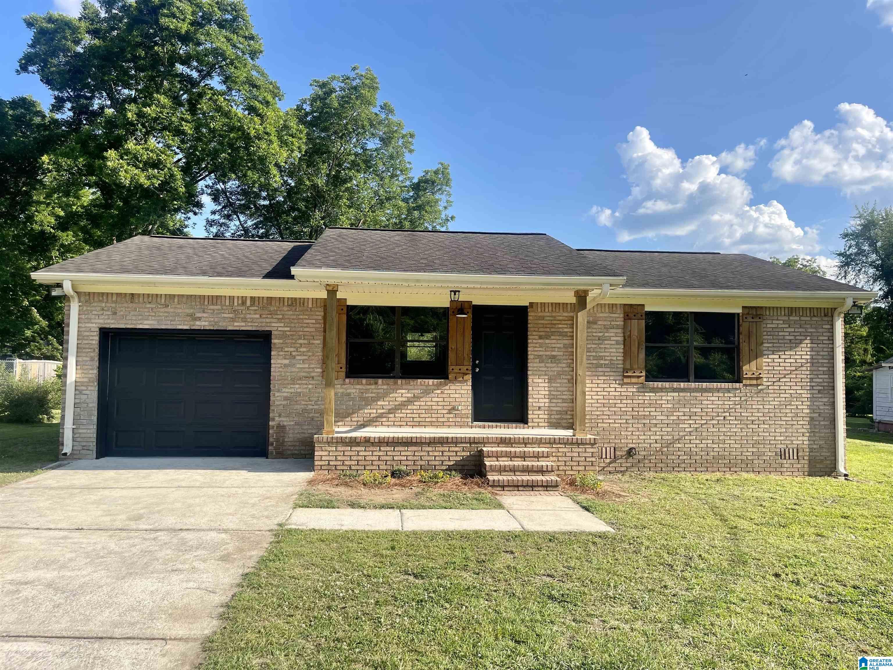 705 Hand Street Clanton, AL 35045 - Photo 1 of 9