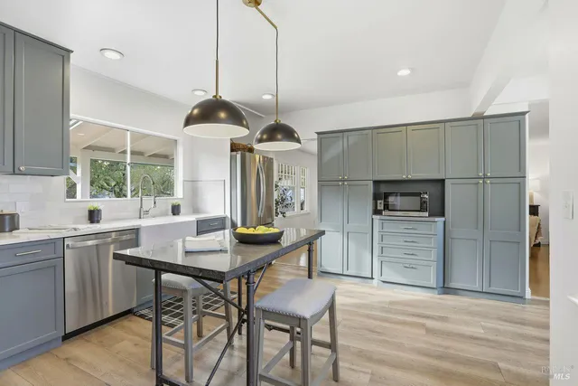 $1,395,000 | 420 Ridge Road, Novato, CA 94947