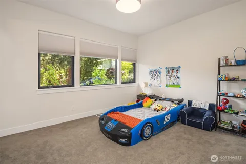 $4,480,000 | 3216 168th Place Southeast, Bellevue, WA 98008