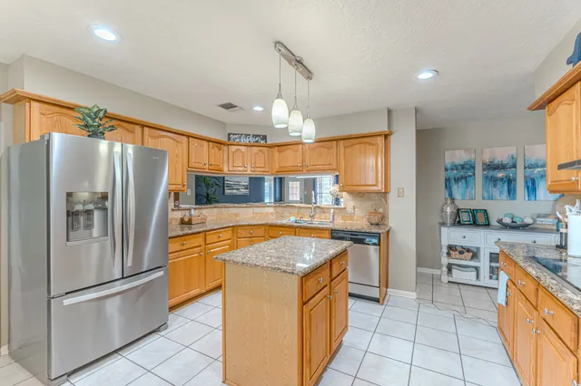 $2,850 | 13417 Bunker Hill Drive, Willis, TX 77318