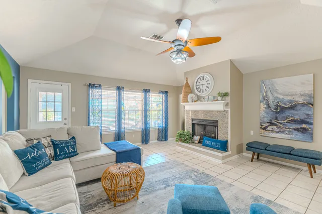 $2,850 | 13417 Bunker Hill Drive, Willis, TX 77318