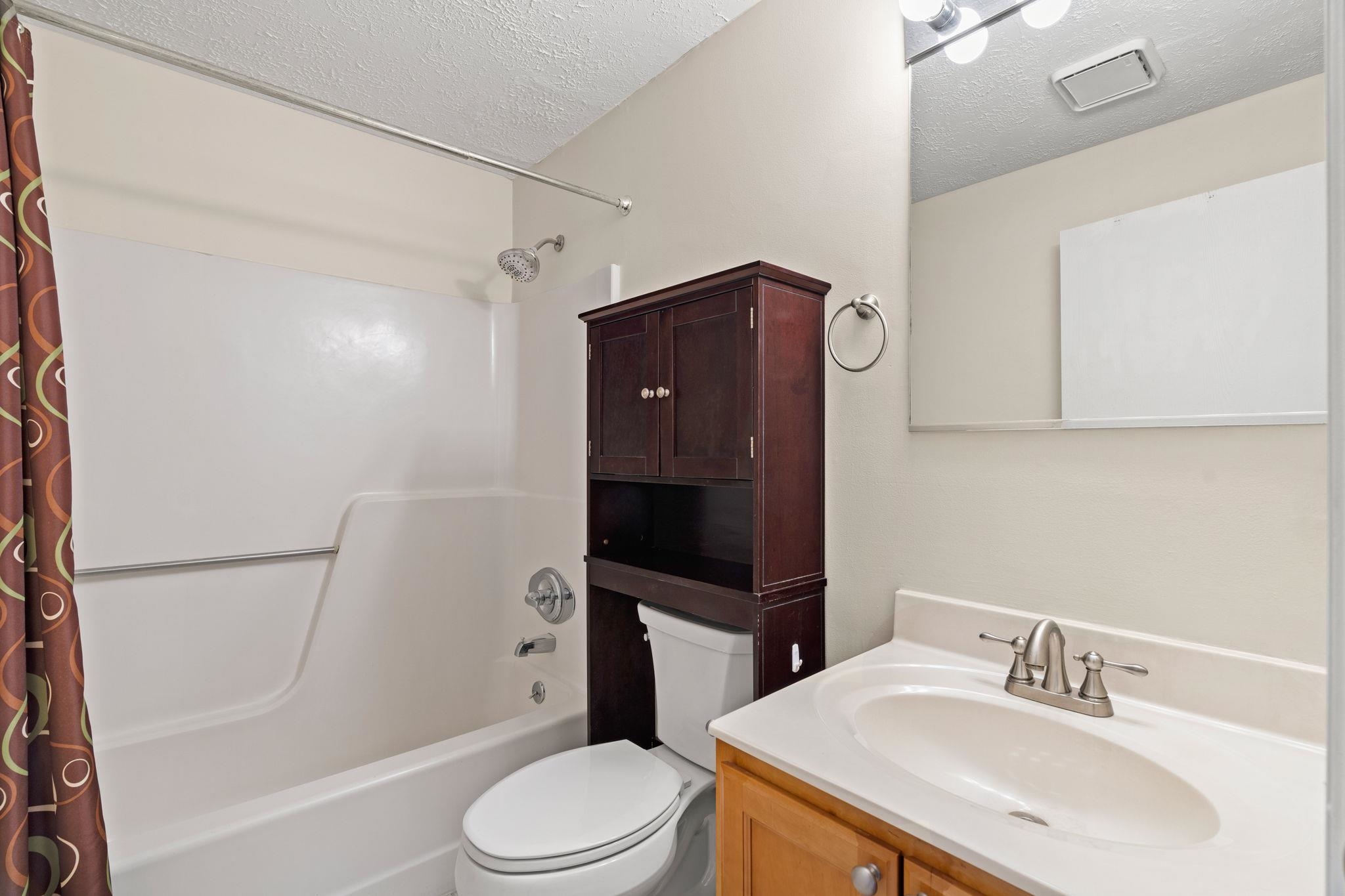 555 Calef Road, Unit 1 Manchester, NH 03103 - Photo 19 of 23