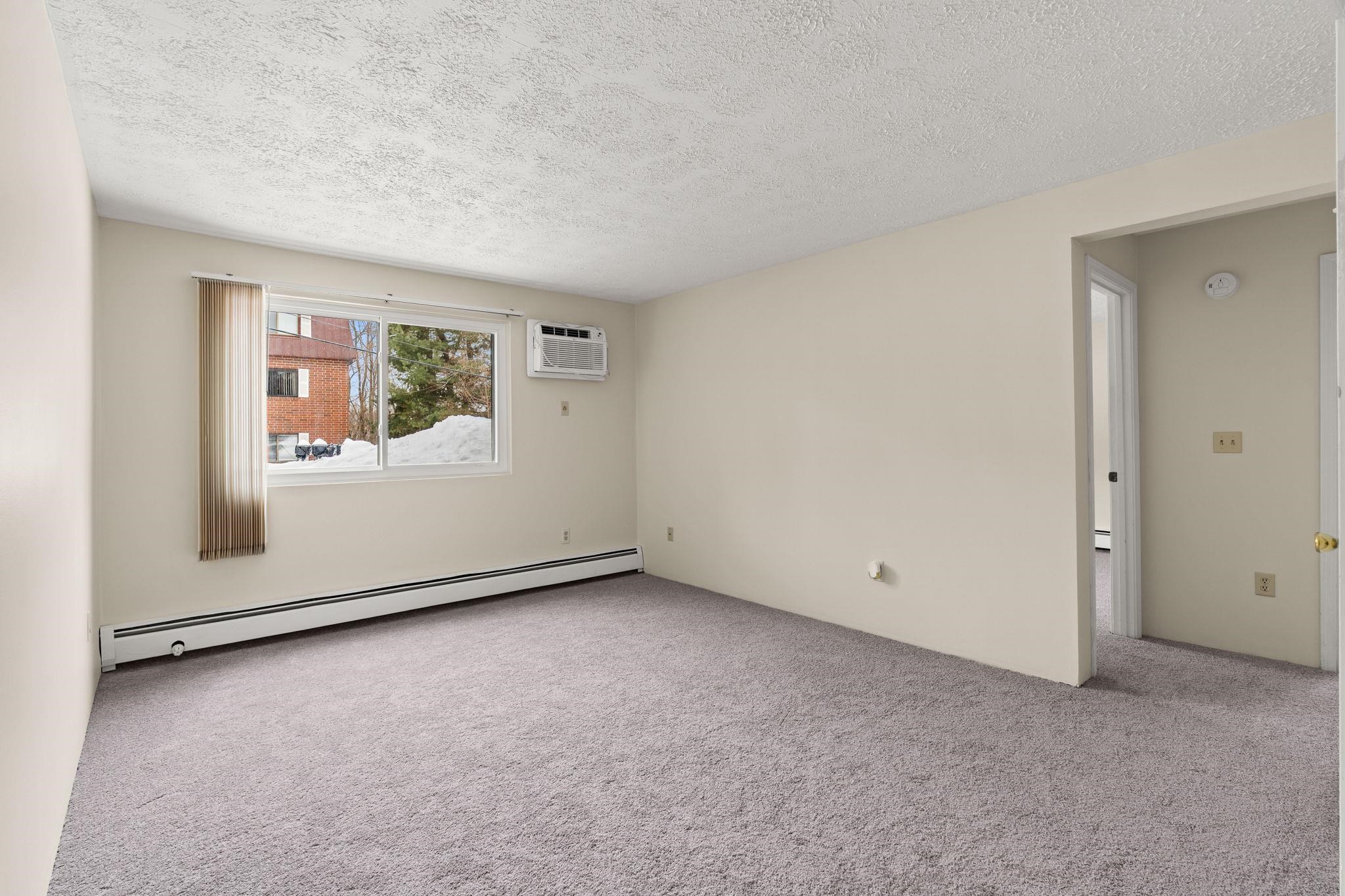 555 Calef Road, Unit 1 Manchester, NH 03103 - Photo 3 of 23