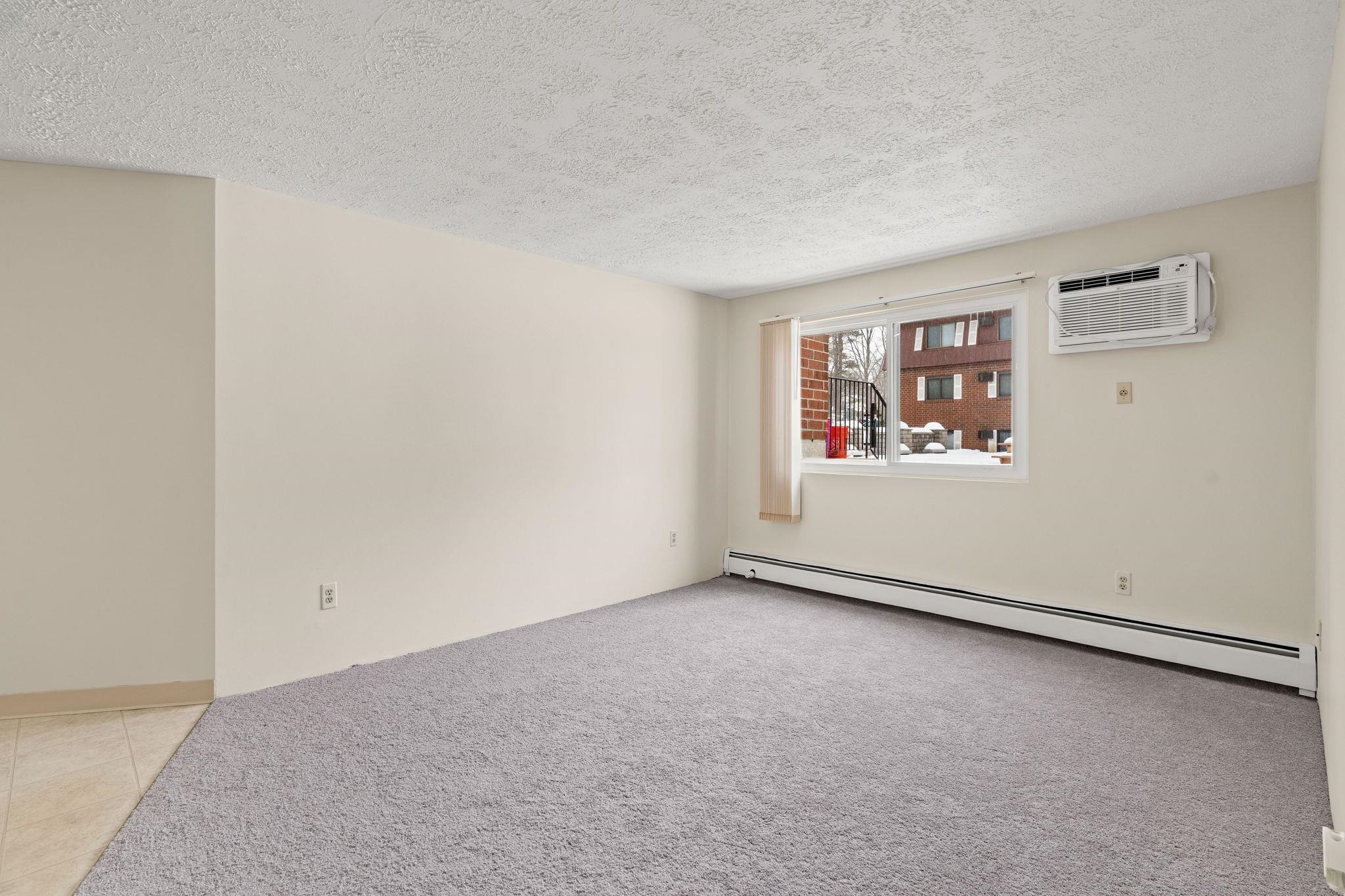 555 Calef Road, Unit 1 Manchester, NH 03103 - Photo 5 of 23