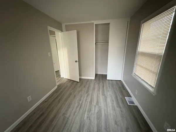 $1,149 | 2822 West Antoinette Street, Peoria, IL 61605