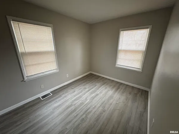 $1,149 | 2822 West Antoinette Street, Peoria, IL 61605