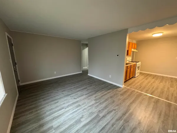 $1,149 | 2822 West Antoinette Street, Peoria, IL 61605