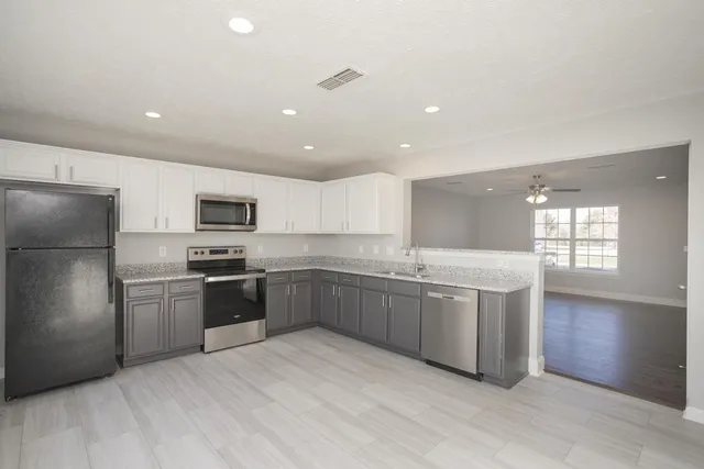 $1,695 | 2117 Victory Gallop Lane, Murfreesboro, TN 37128