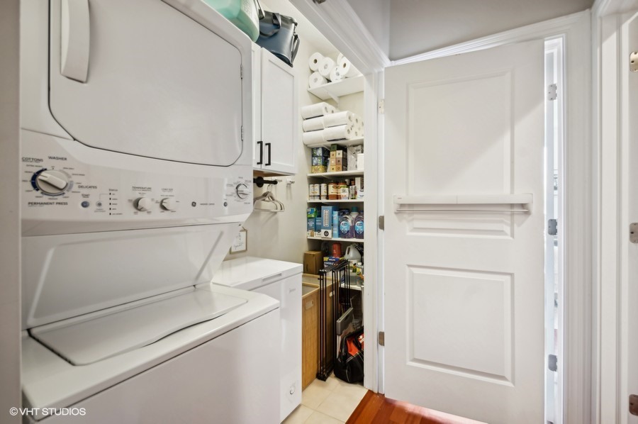 1411 West Chicago Avenue, Unit 3 Chicago, IL 60642 - Photo 17 of 17 a utility room with dryer and washer