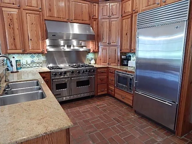 $650,000 | 64 River Road, Columbia, MS 39429