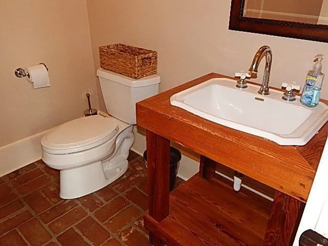 $650,000 | 64 River Road, Columbia, MS 39429