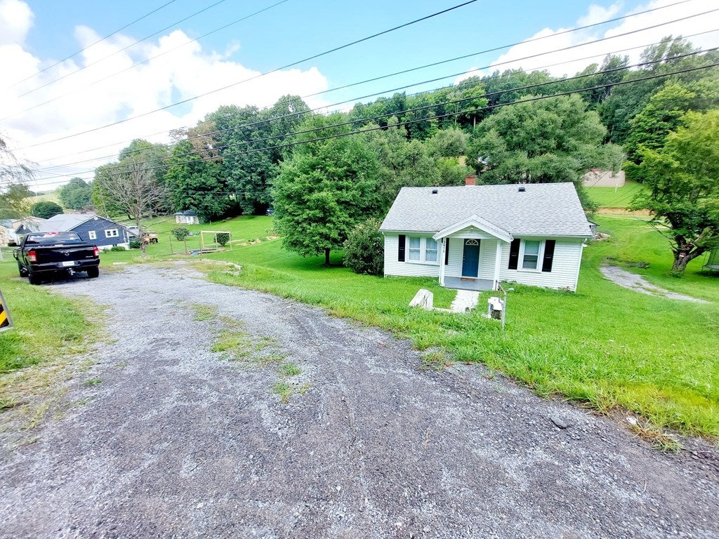 3975 Gratton Road Tazewell, VA 24651 - Photo 3 of 34 Gallery Image 3