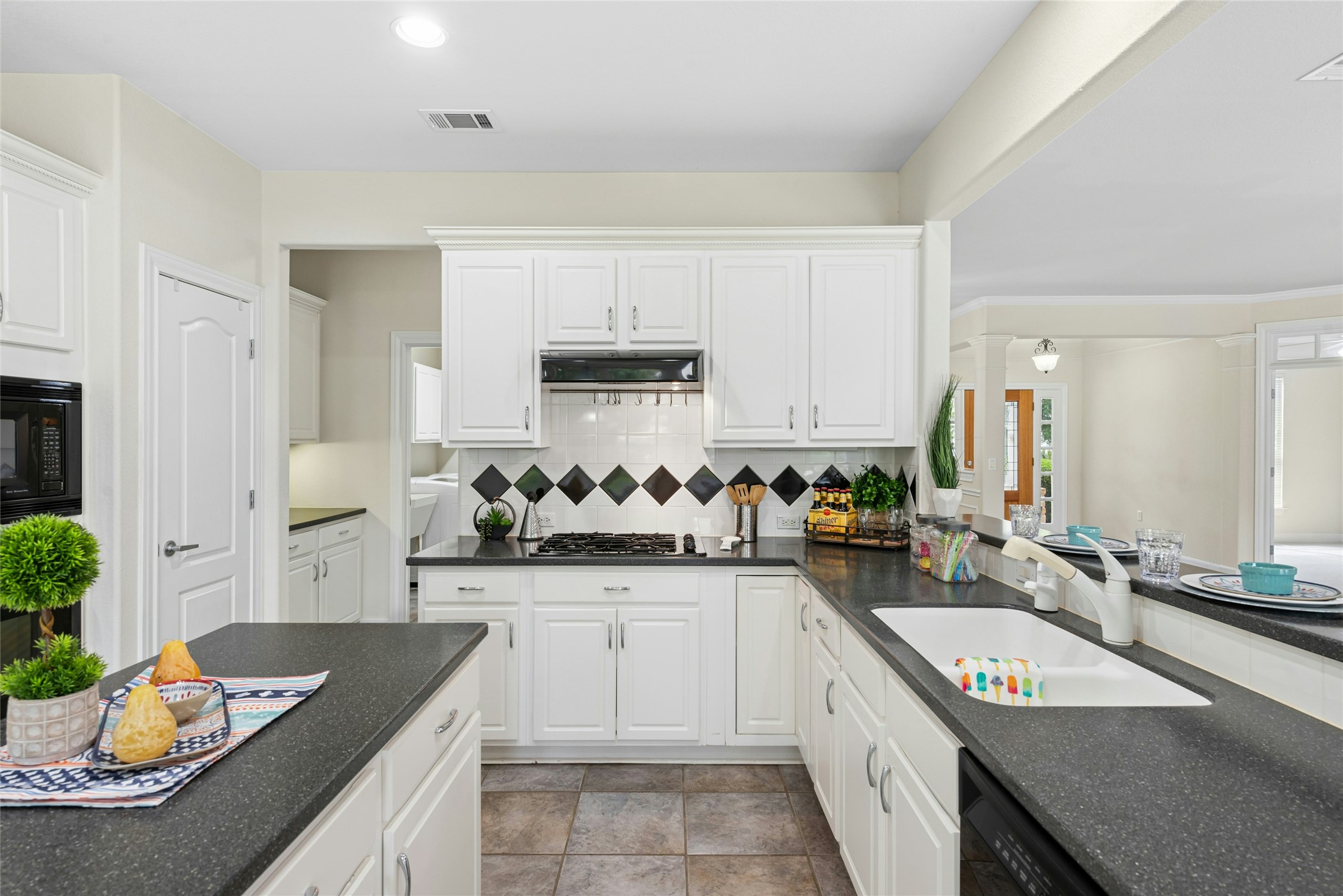 107 San Antonio Road Georgetown, TX 78633 - Photo 15 of 35