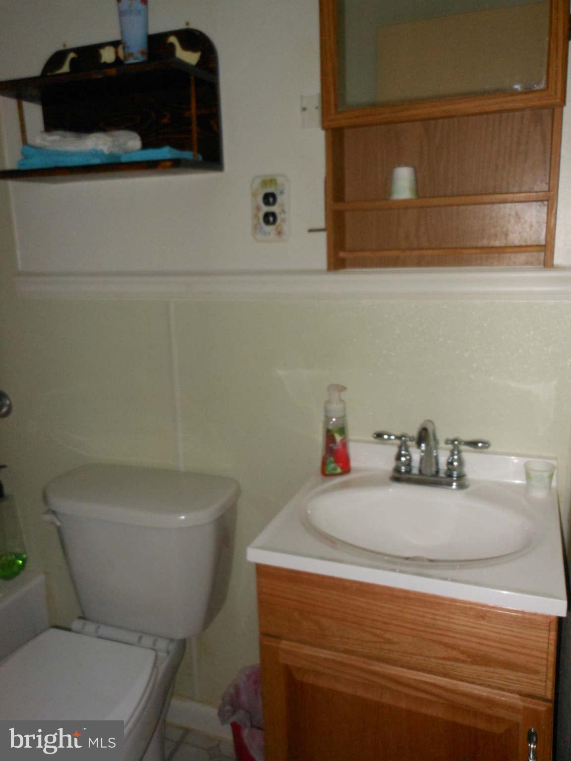 905 Oakleigh Beach Road Baltimore, MD 21222 - Photo 22 of 30 Bath